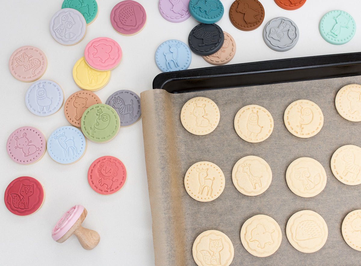 Sugar cookies and fondant cookies using cookie stamp